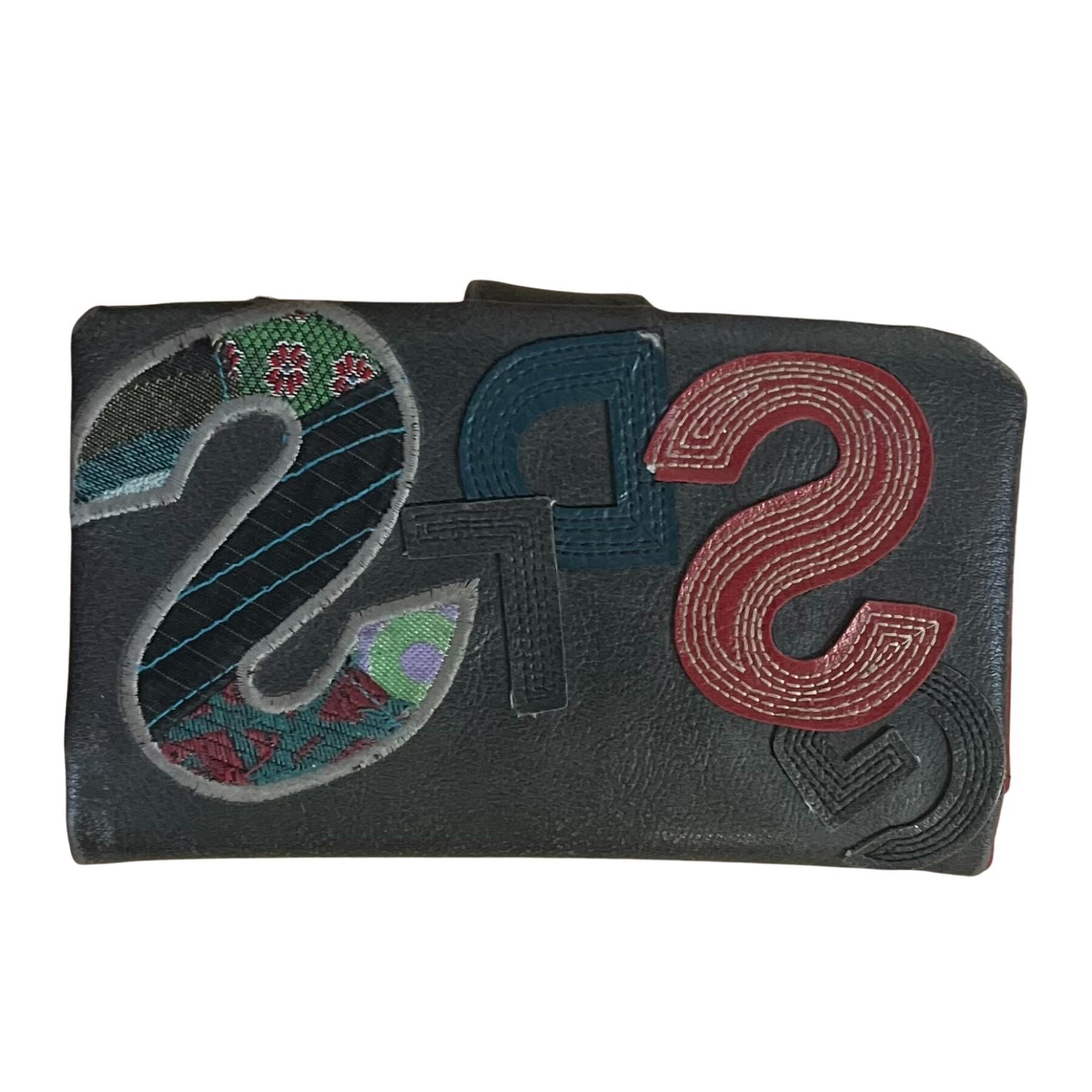 Women's embroidered wallet with flowers Desigual