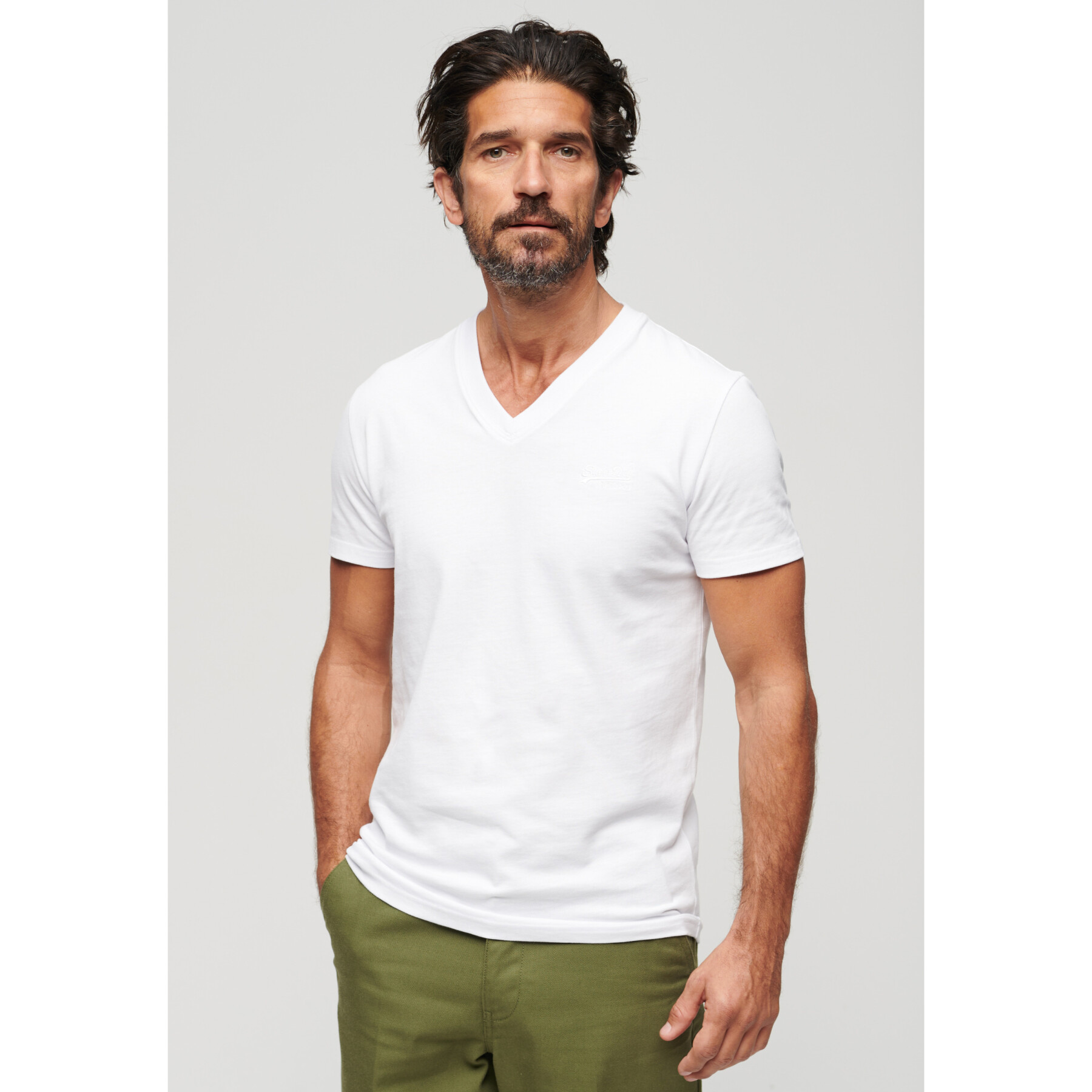 V-neck T-shirt with embroidered logo in organic cotton Superdry