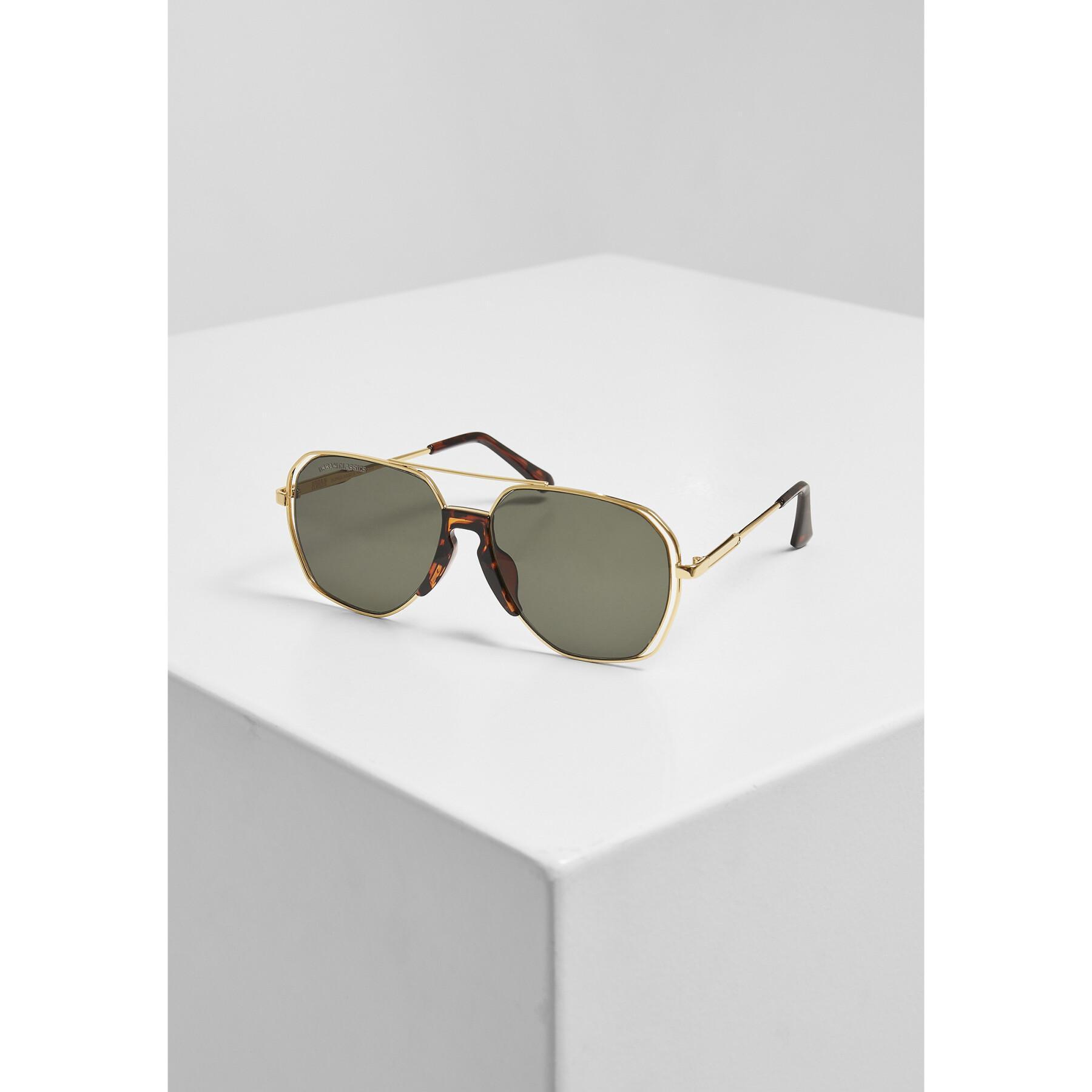 Sunglasses with chain Urban Classics karphatos