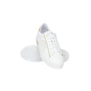 Women's sneakers Armani Exchange XDX079-XV415-K702